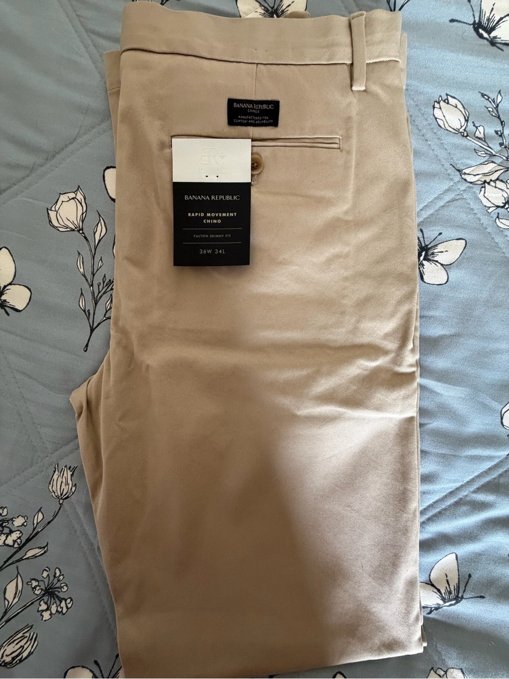 Banana Republic Men's Chinos in Khaki Tan